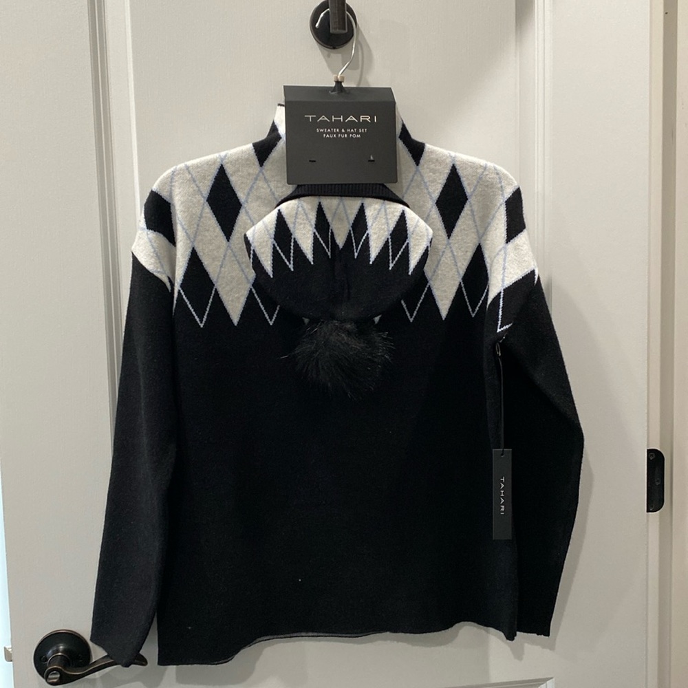 TAHARI Sweater and Hat Set Faux Fur Pom